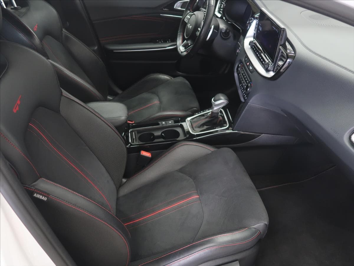 2022 Kia PROCEED - 24