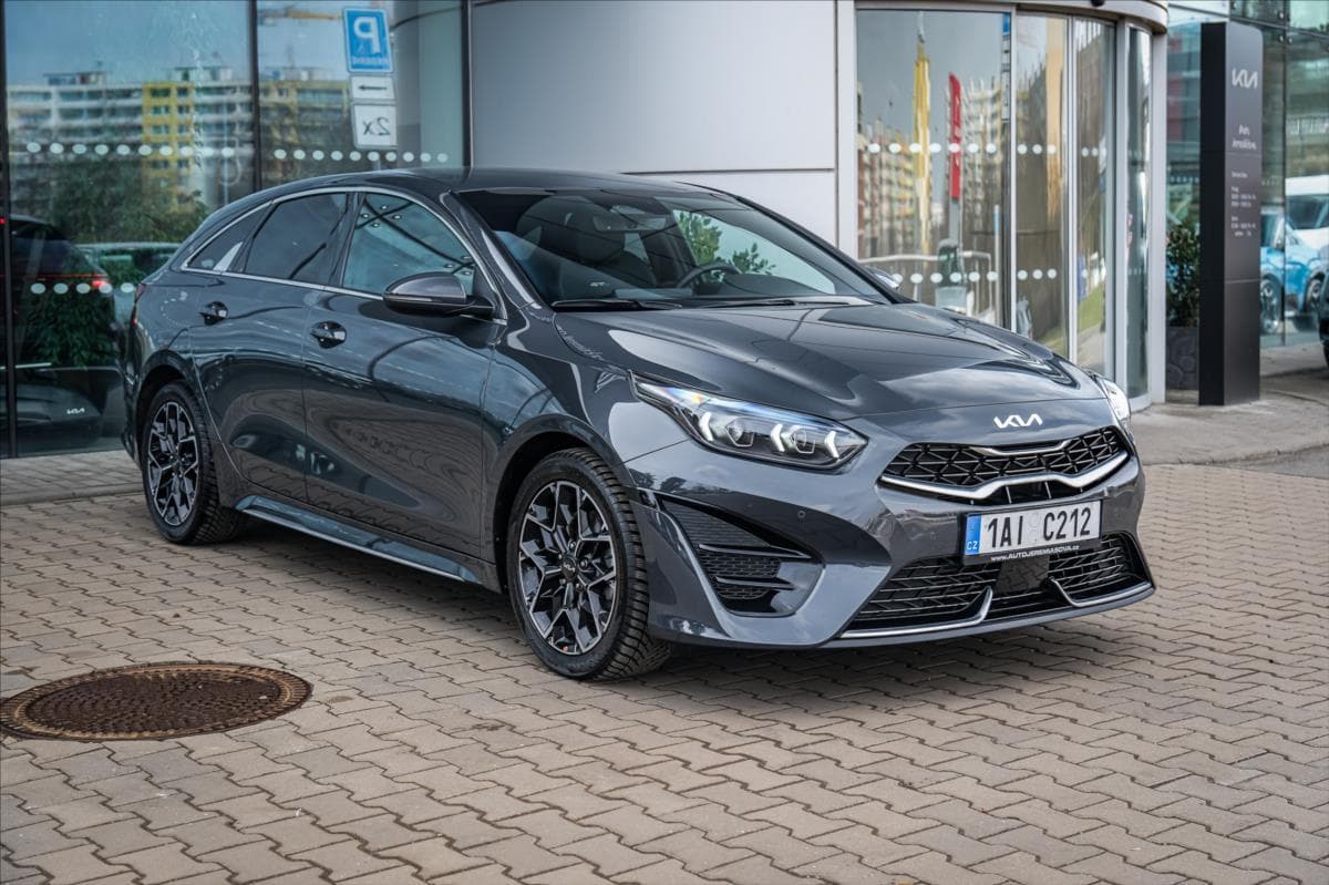 Kia ProCeed 1,5 T-GDi GPF  GT LINE PLUS liftback