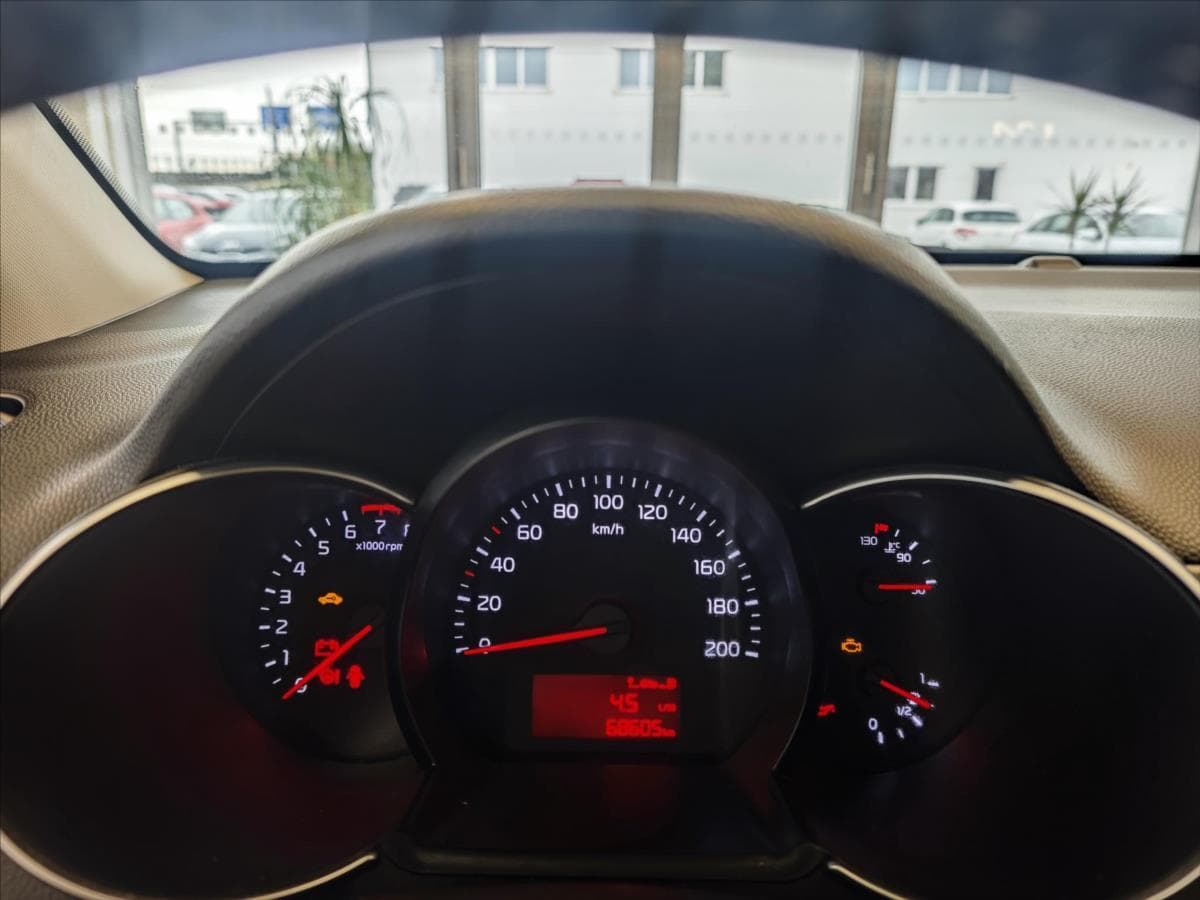 2016 Kia Picanto - 12