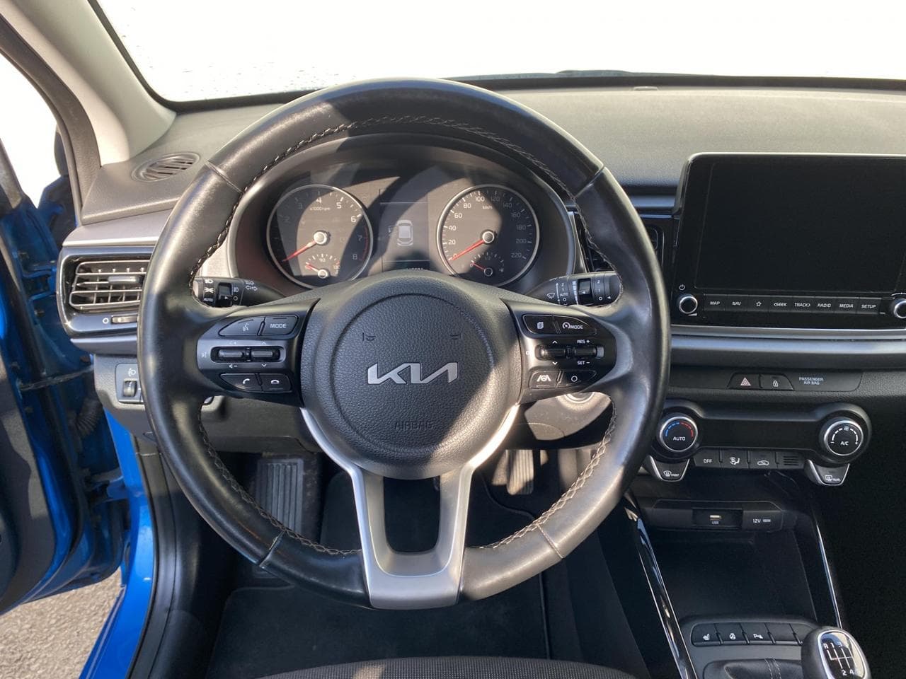 2022 Kia RIO - 11