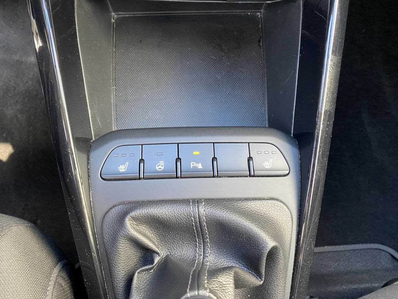2022 Kia RIO - 18