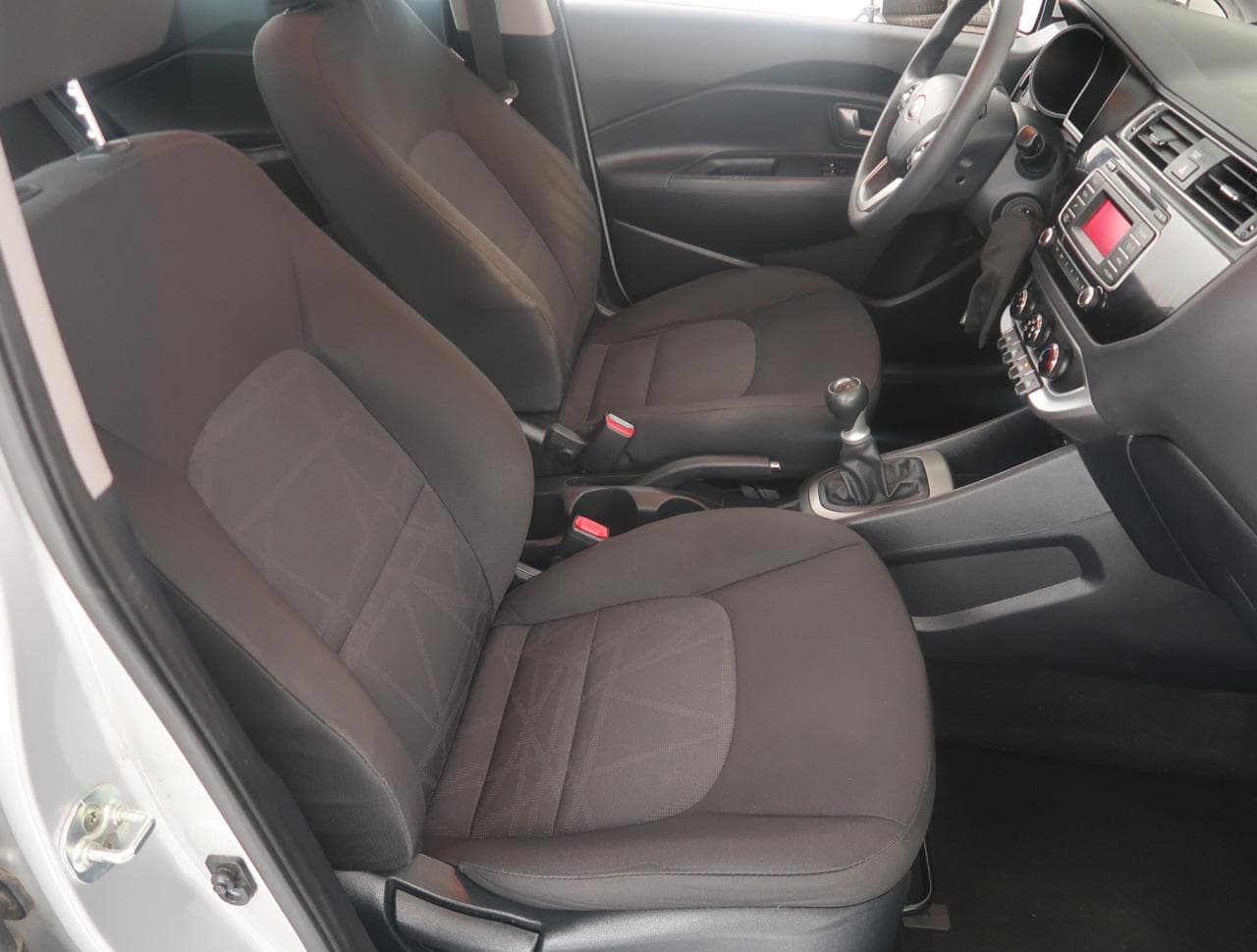 2016 Kia Rio - 12
