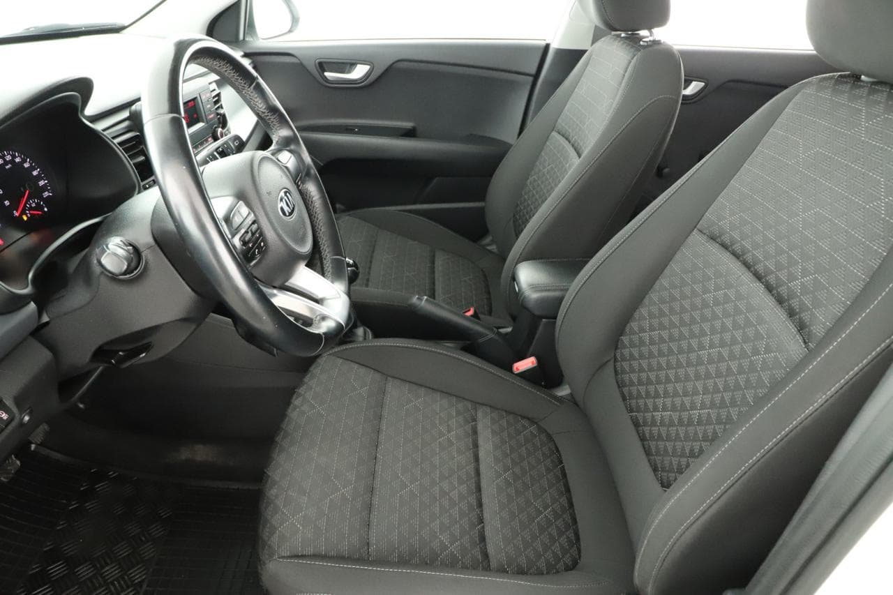 2020 Kia Rio - 13