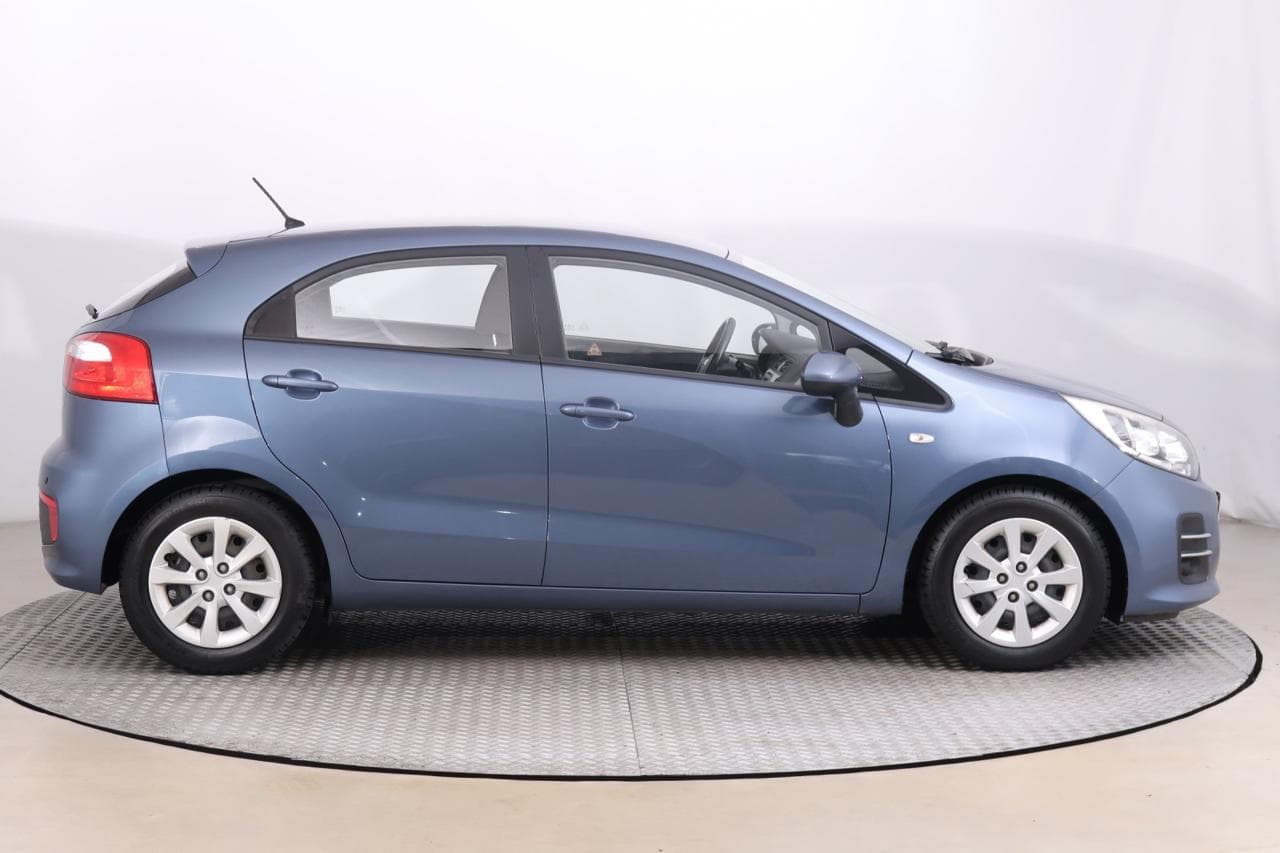 2016 Kia RIO - 8