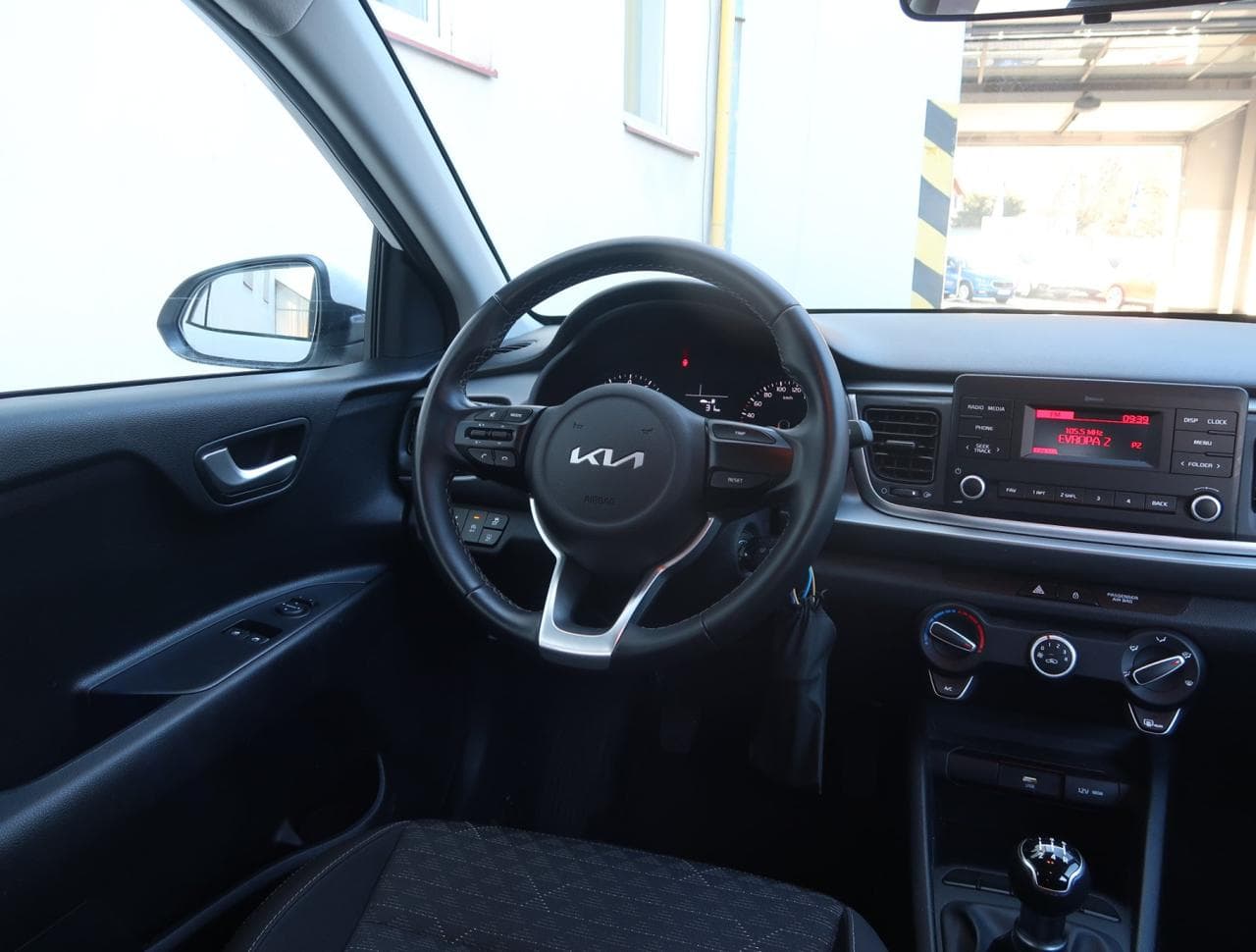 2023 Kia RIO - 9