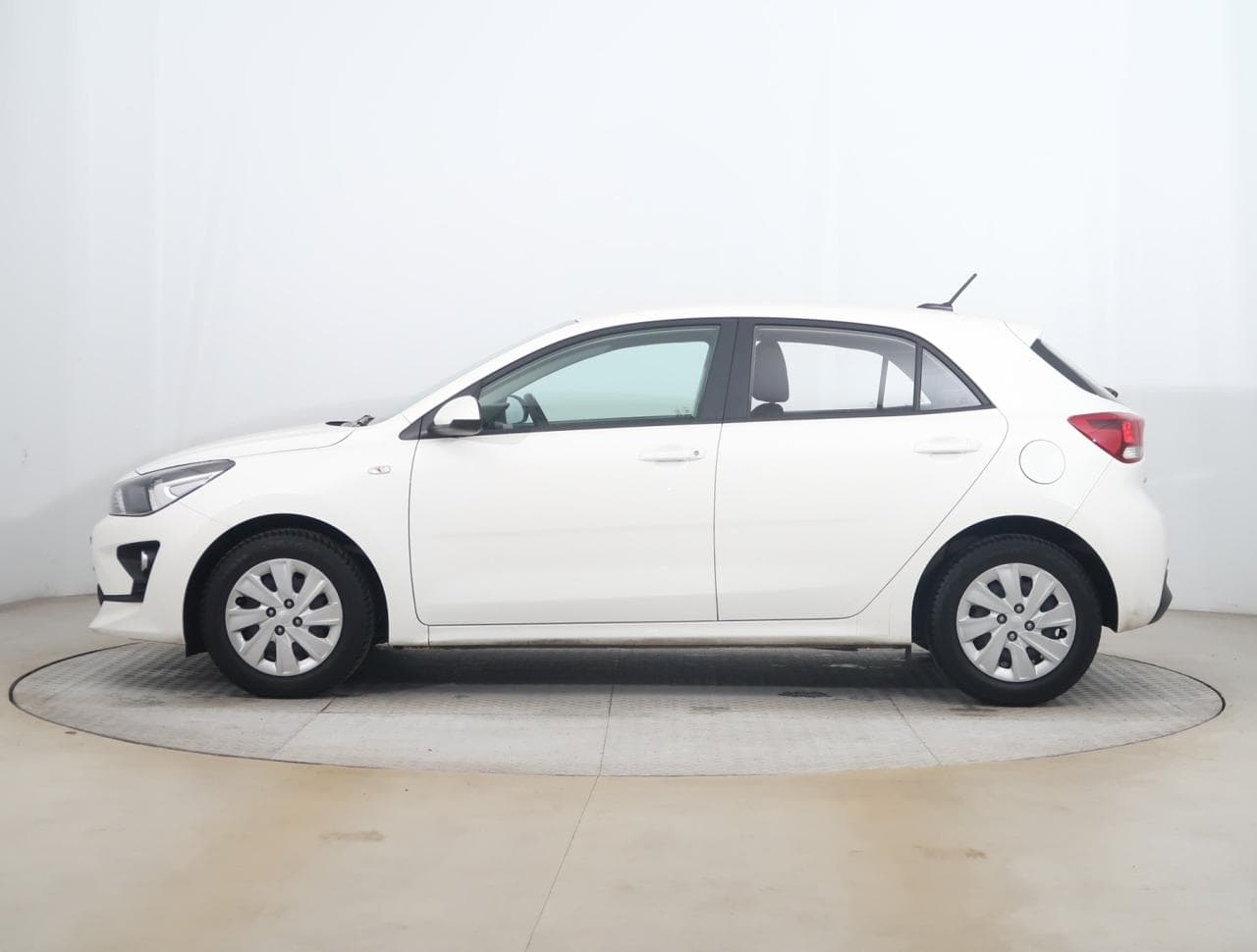 2023 Kia RIO - 4
