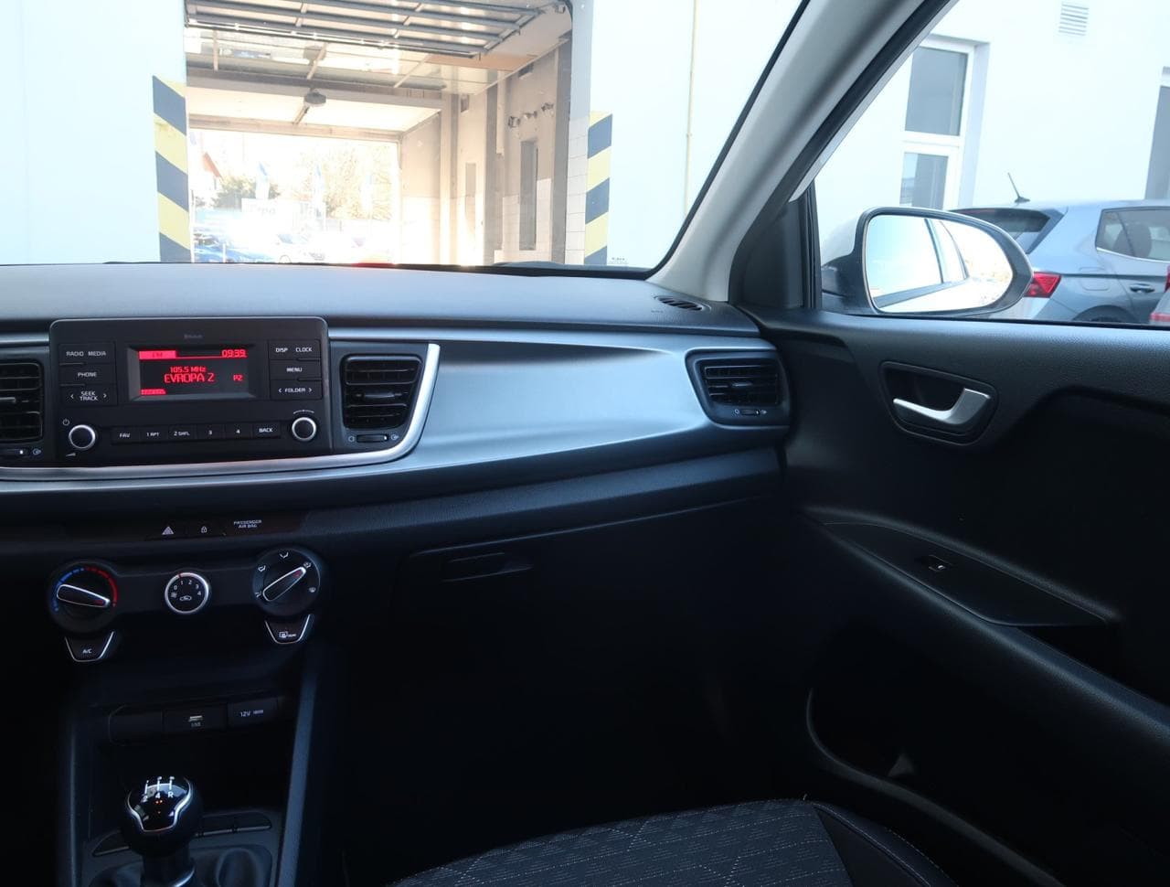 2023 Kia RIO - 11