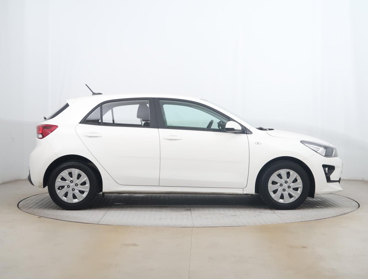 2023 Kia RIO - 8