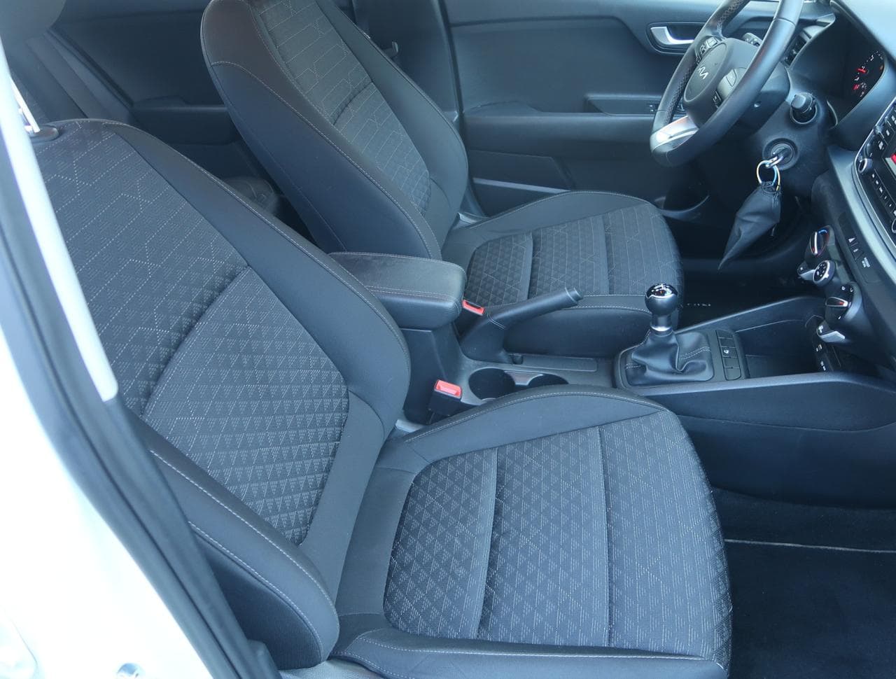 2023 Kia RIO - 12