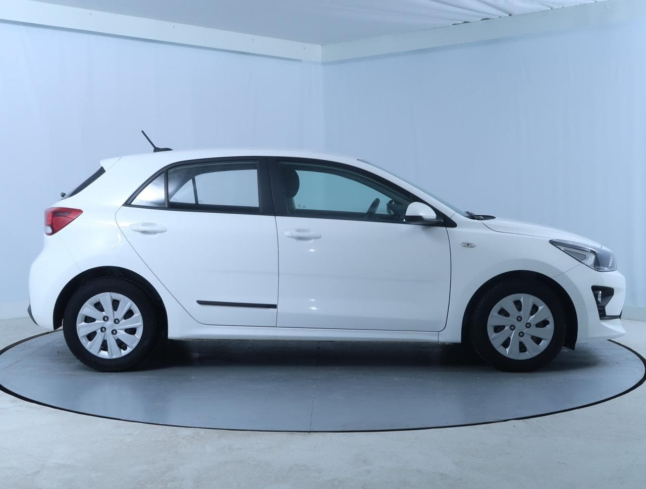 2021 Kia RIO - 8
