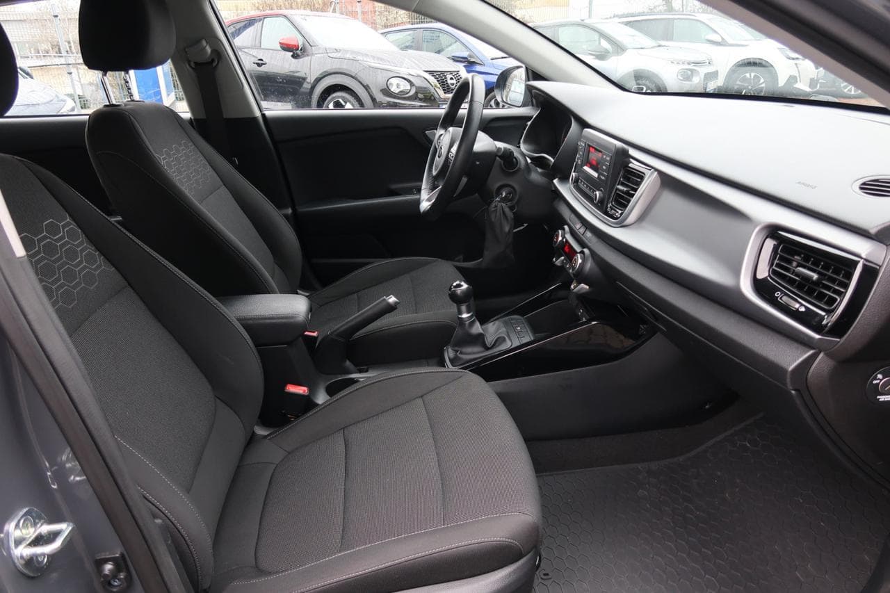 2021 Kia RIO - 12