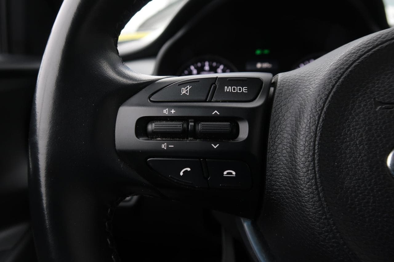 2021 Kia RIO - 20