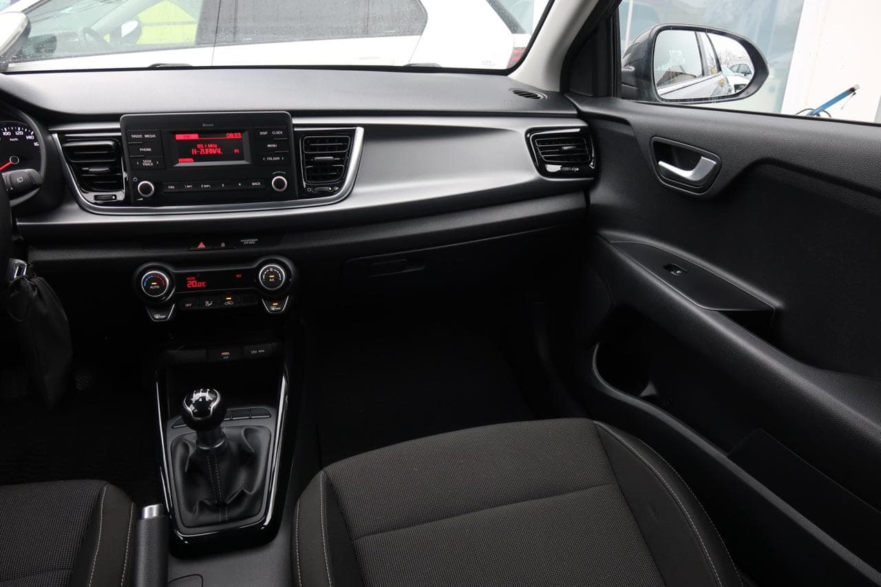 2021 Kia RIO - 11