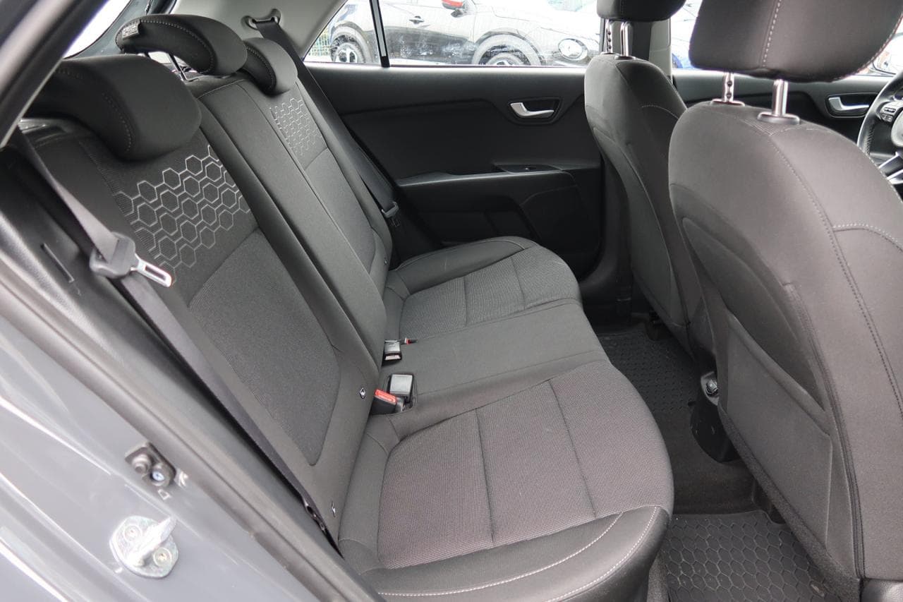 2021 Kia RIO - 13