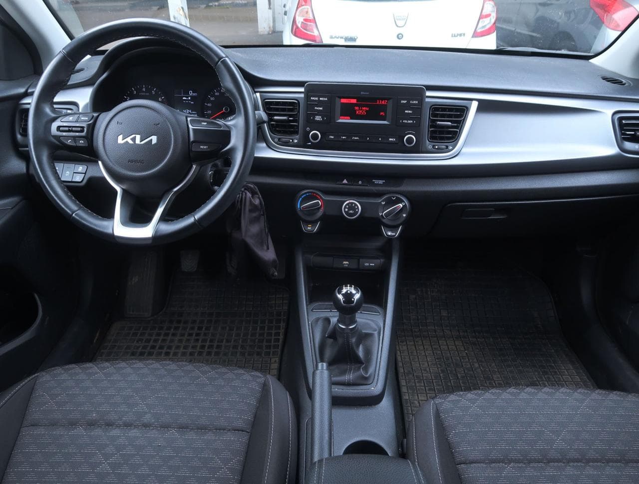 2023 Kia RIO - 10