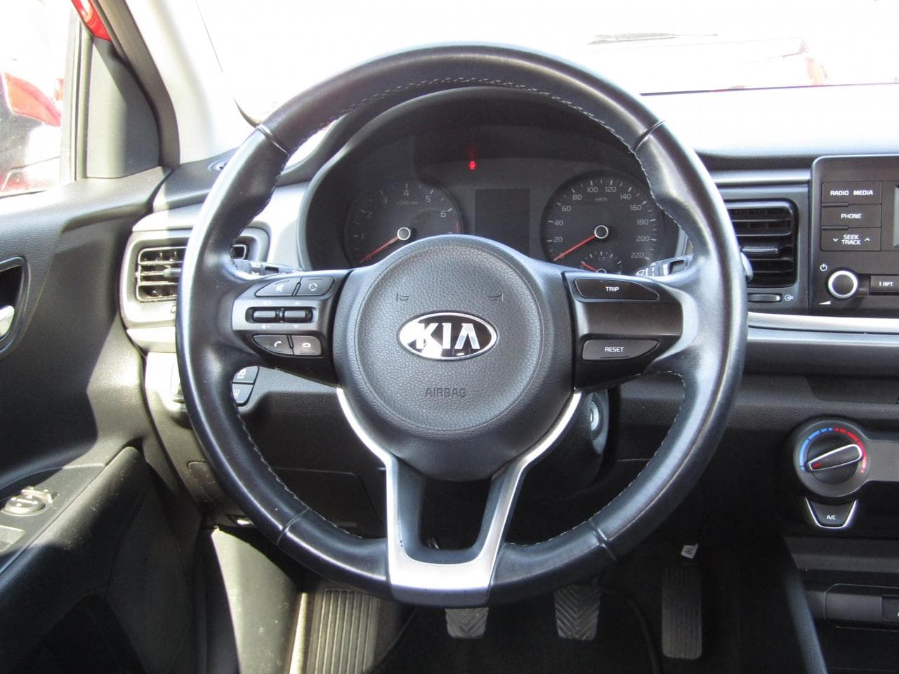 2019 Kia RIO - 13