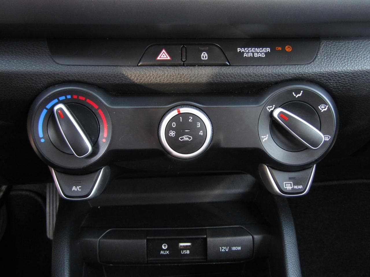 2019 Kia RIO - 14