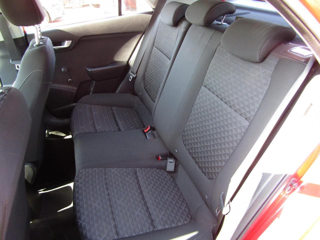 2019 Kia RIO - 10