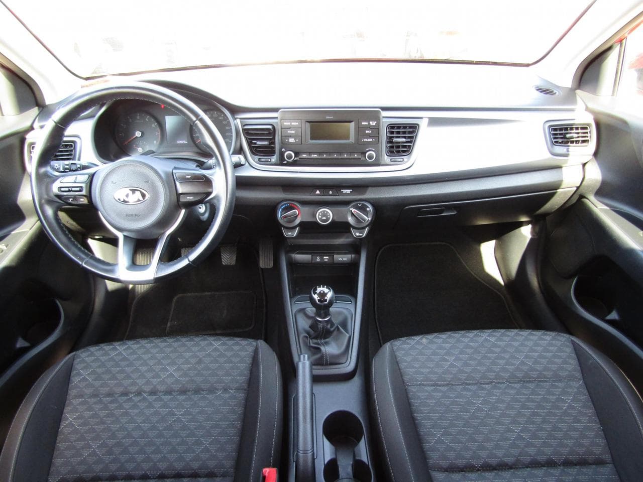 2019 Kia RIO - 8