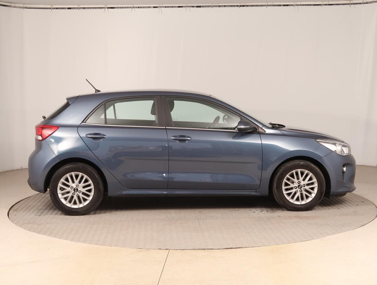 2020 Kia RIO - 9