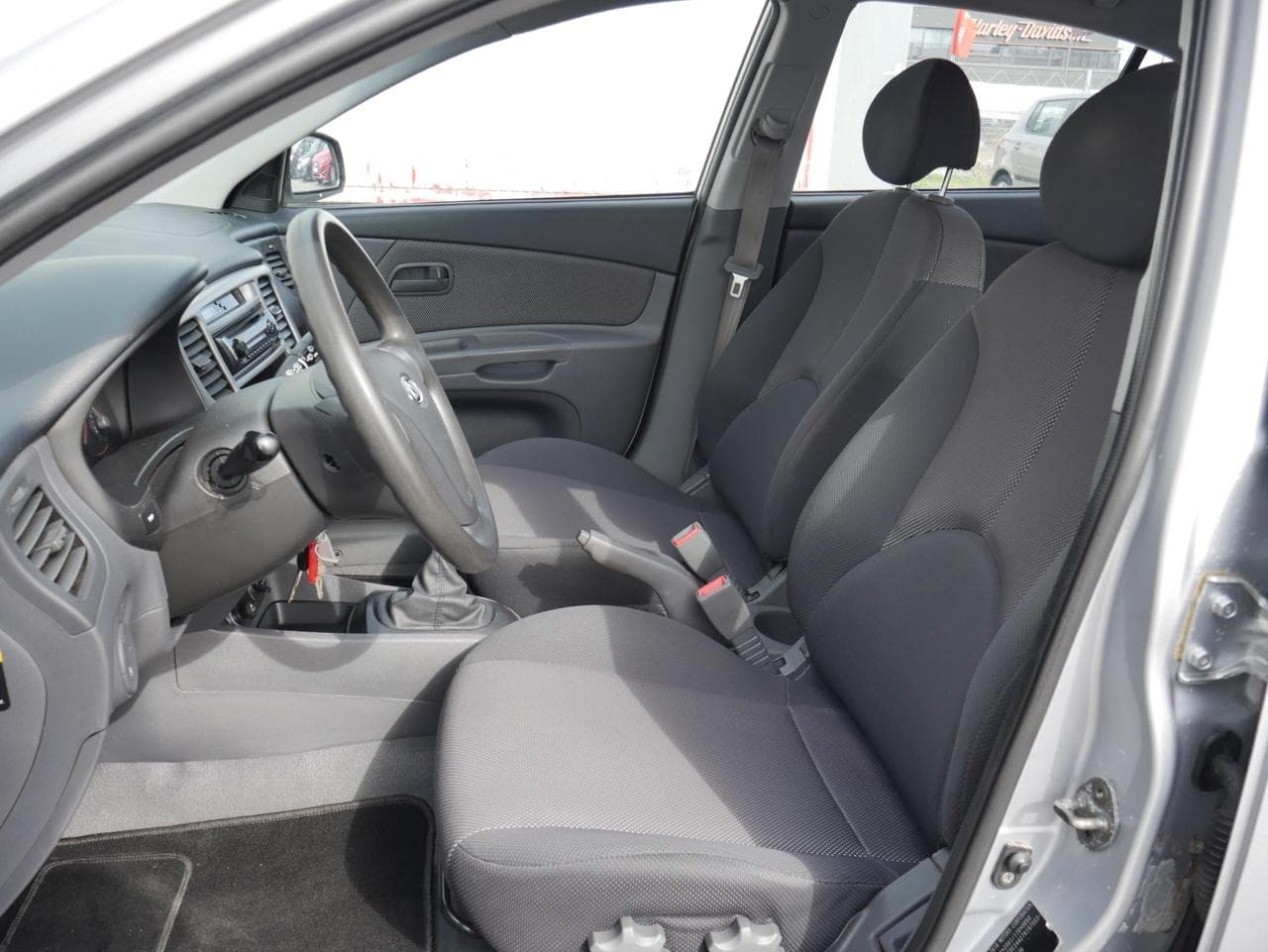 2005 Kia RIO - 9