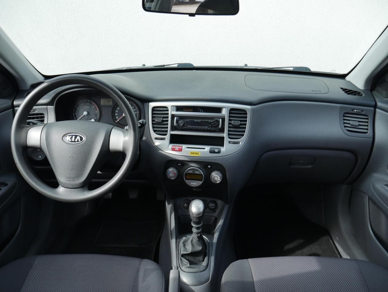 2005 Kia RIO - 8