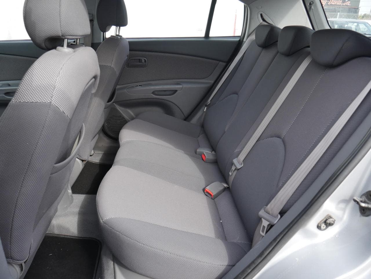 2005 Kia RIO - 10