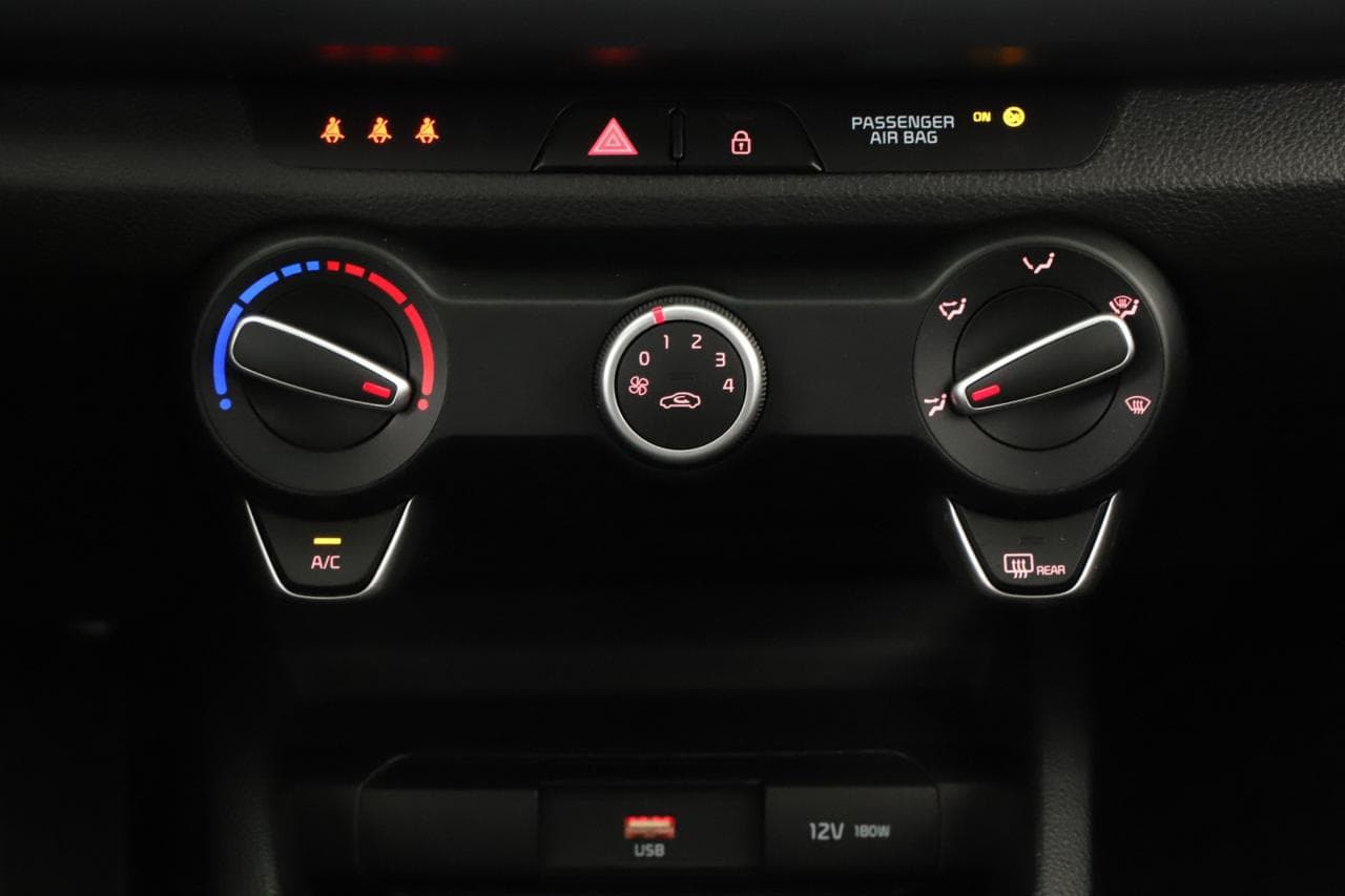 2020 Kia RIO - 16