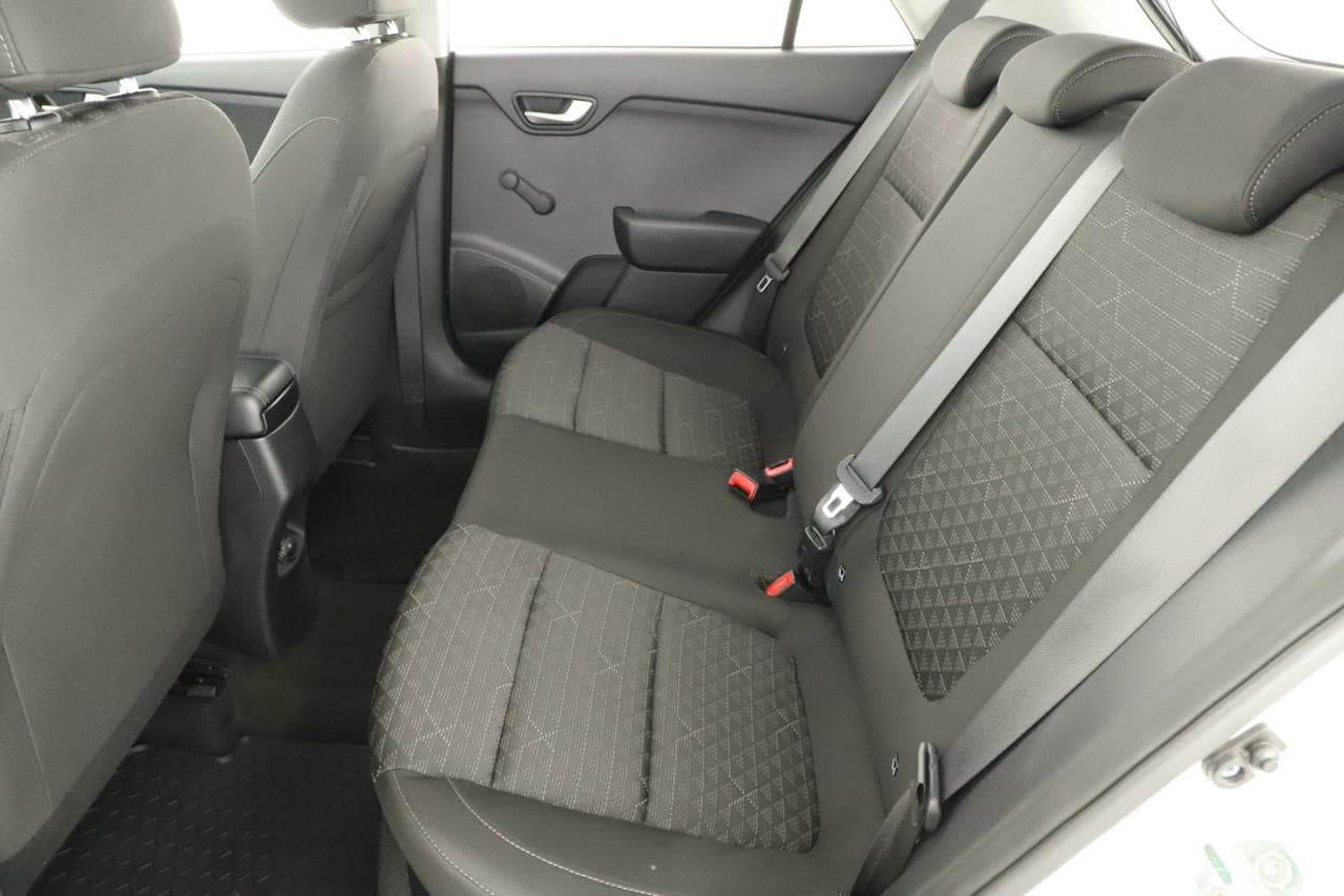 2020 Kia RIO - 12
