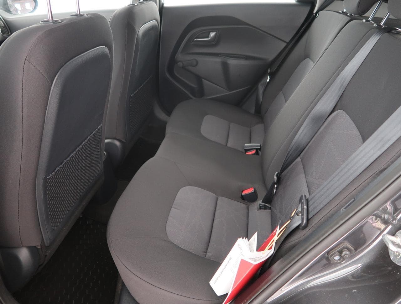 2016 Kia RIO - 26