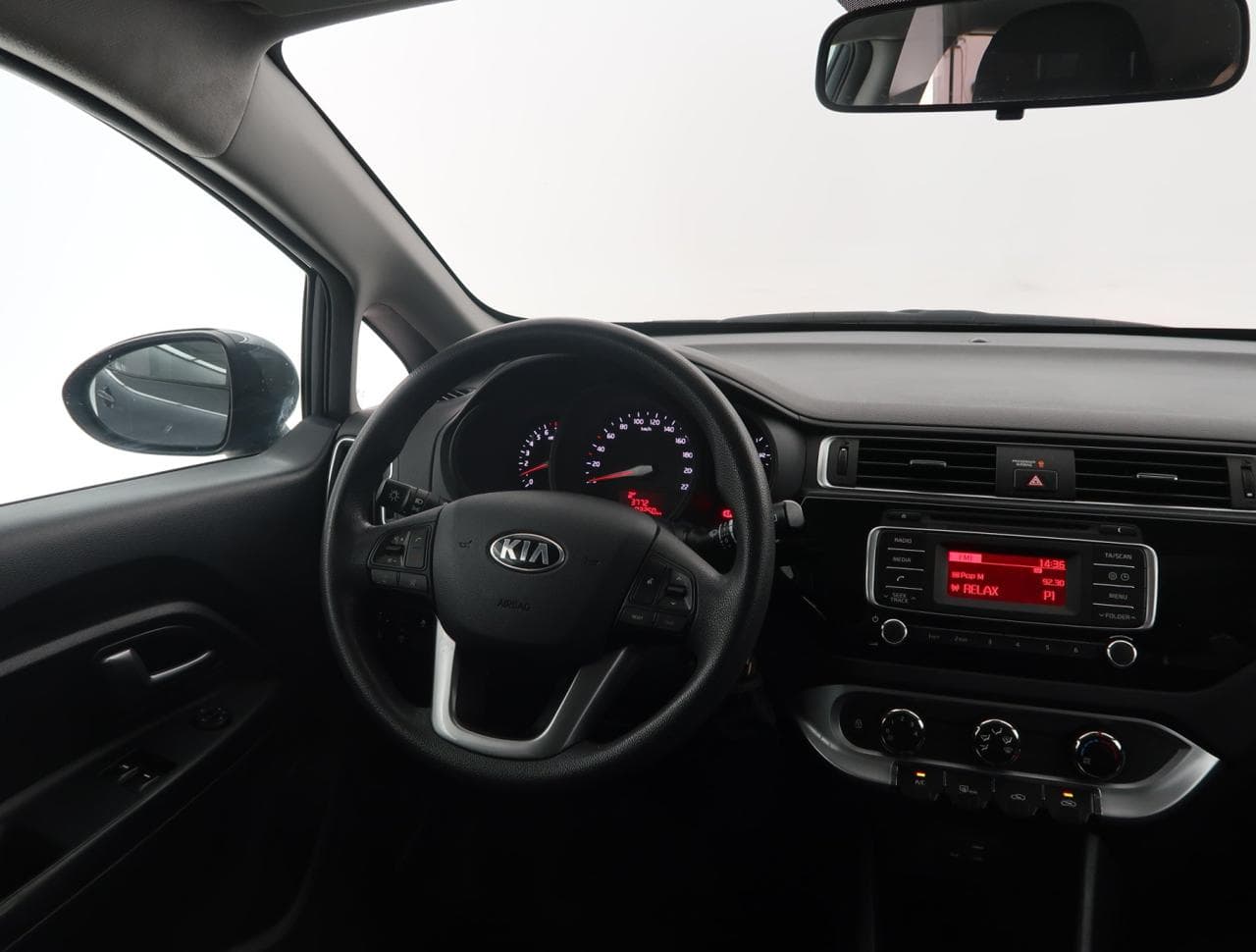 2016 Kia RIO - 16