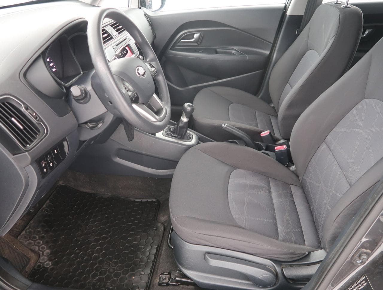 2016 Kia RIO - 28