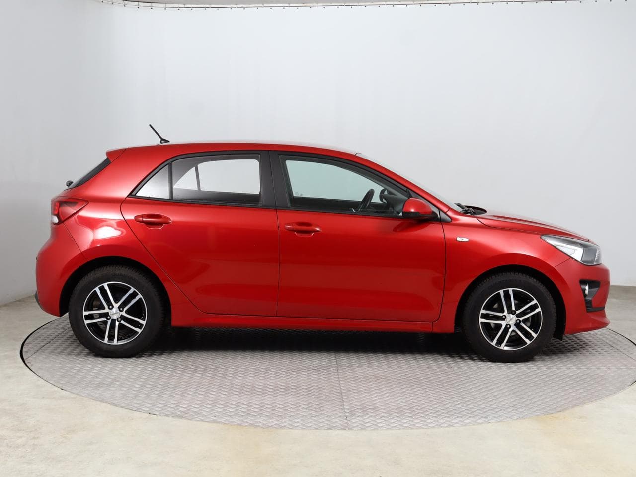 2020 Kia RIO - 8