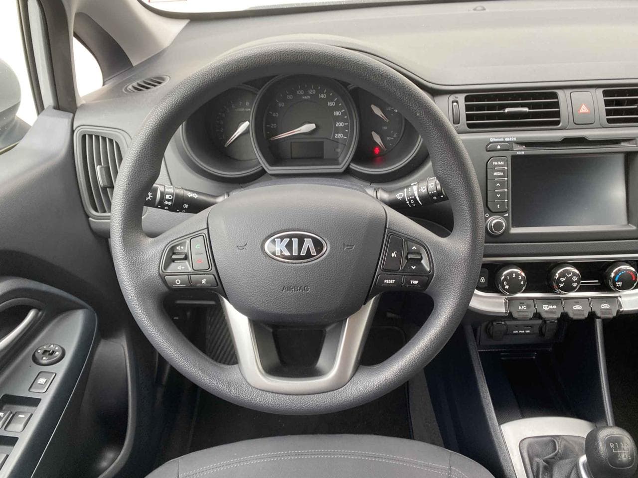 2015 Kia RIO - 11