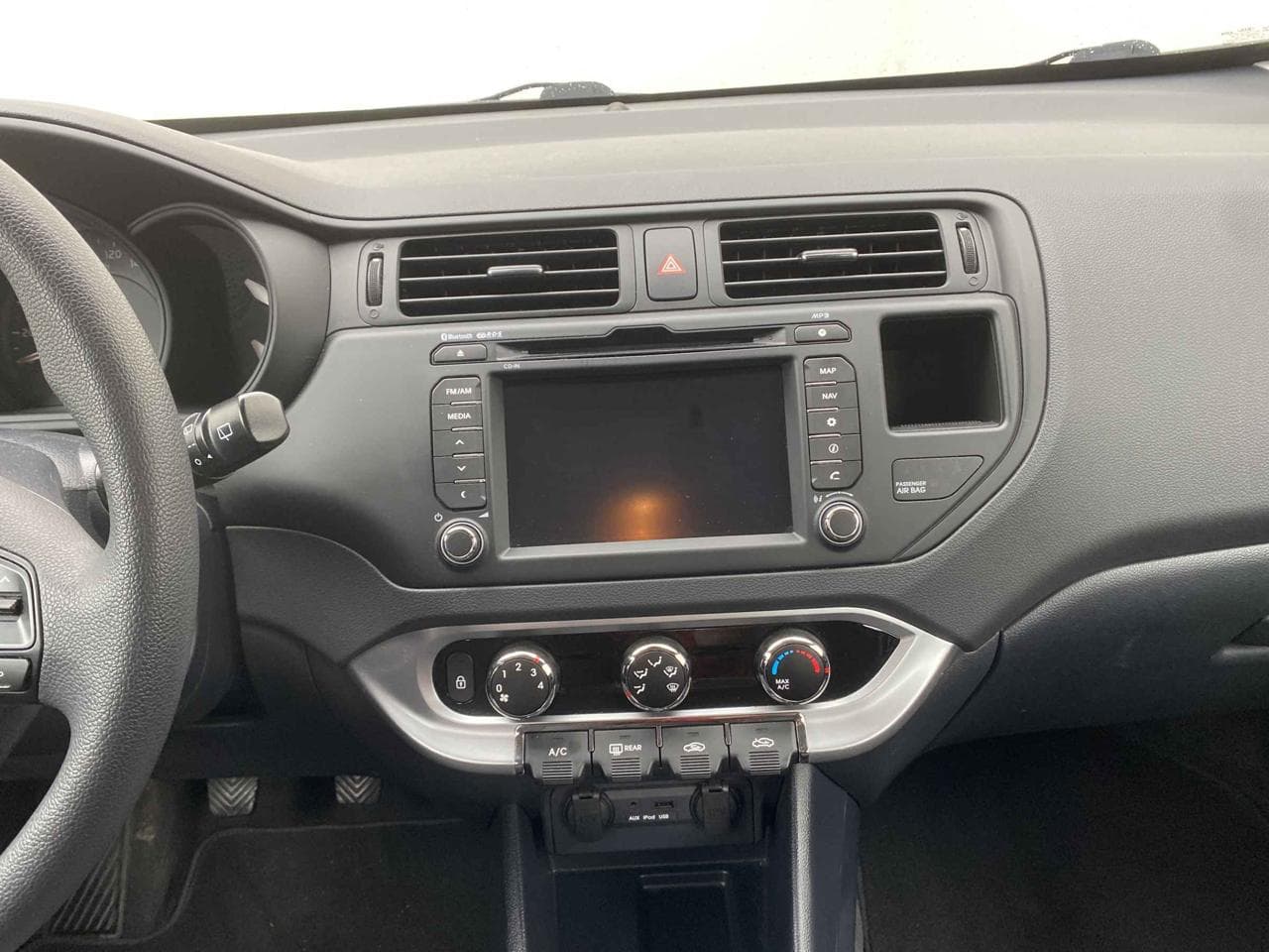 2015 Kia RIO - 12