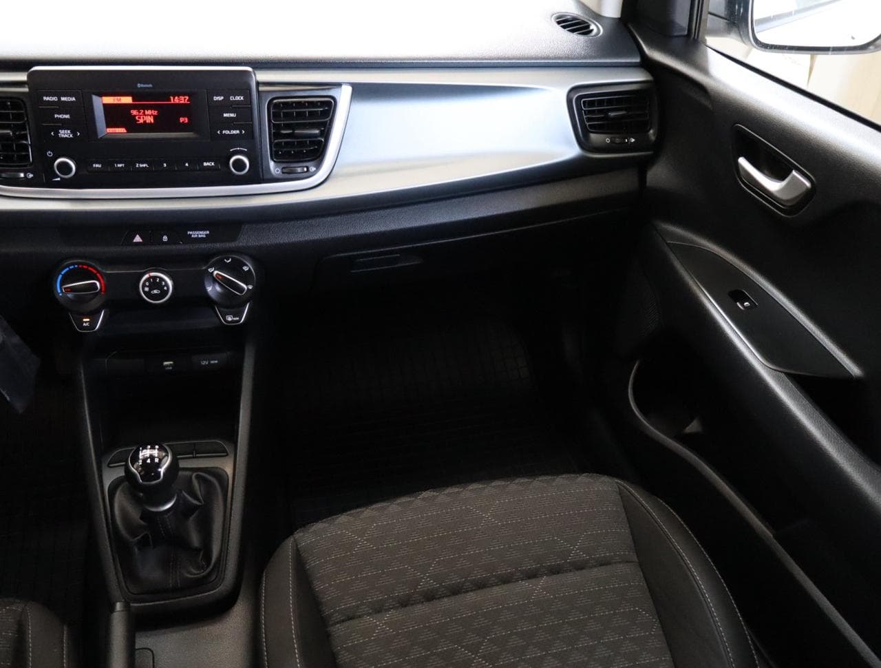 2022 Kia RIO - 18