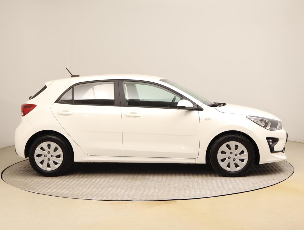 2022 Kia RIO - 13