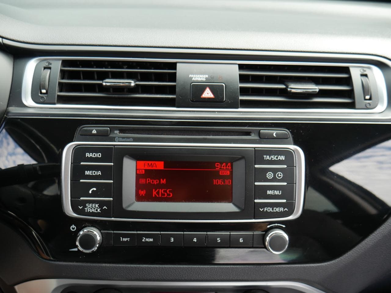 2016 Kia RIO - 24