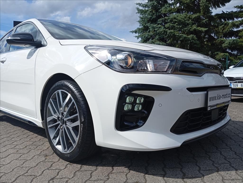 2022 Kia RIO - 20