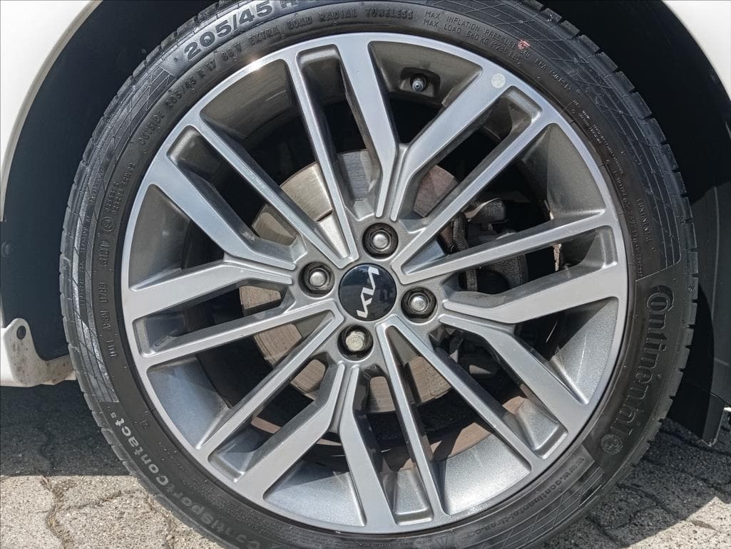 2022 Kia RIO - 18