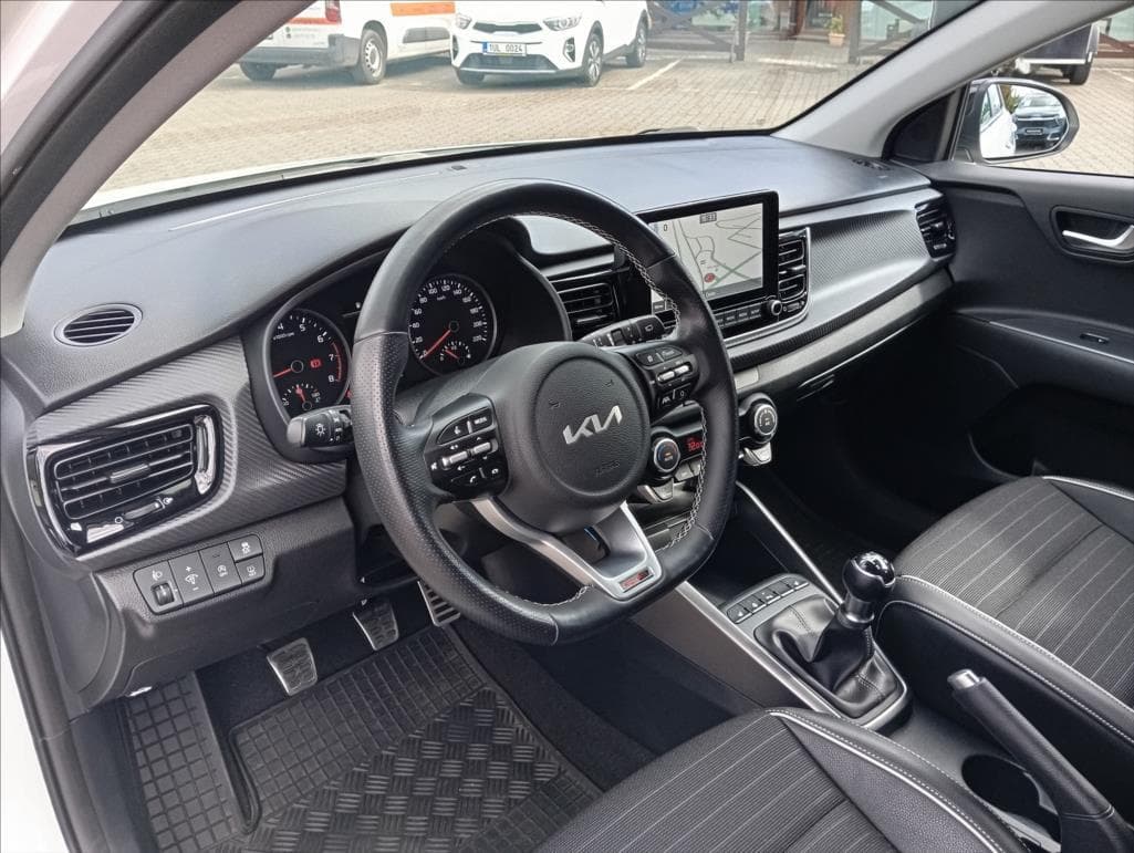 2022 Kia RIO - 25