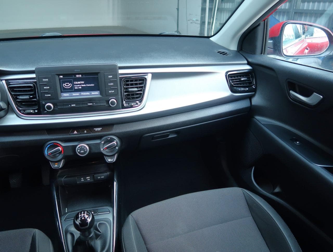 2017 Kia RIO - 17