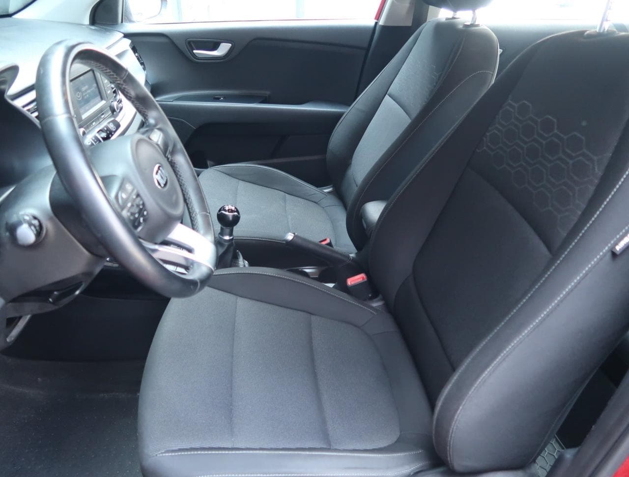 2017 Kia RIO - 23