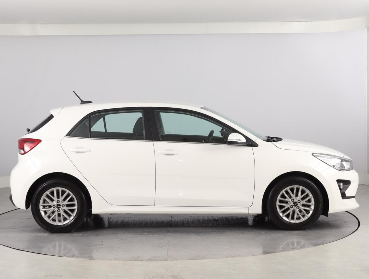 2023 Kia RIO - 15