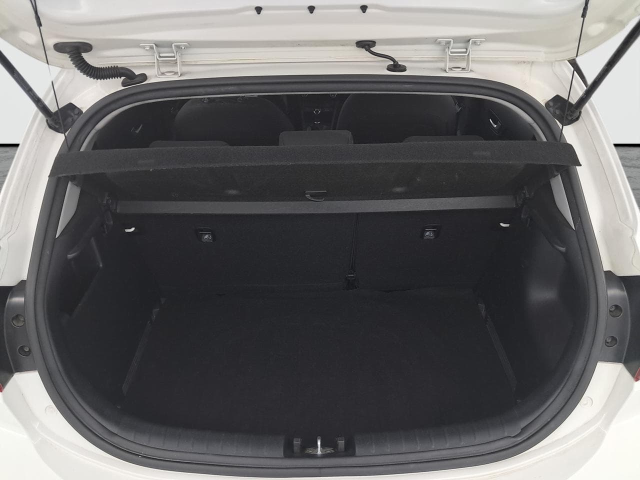 2018 Kia RIO - 19