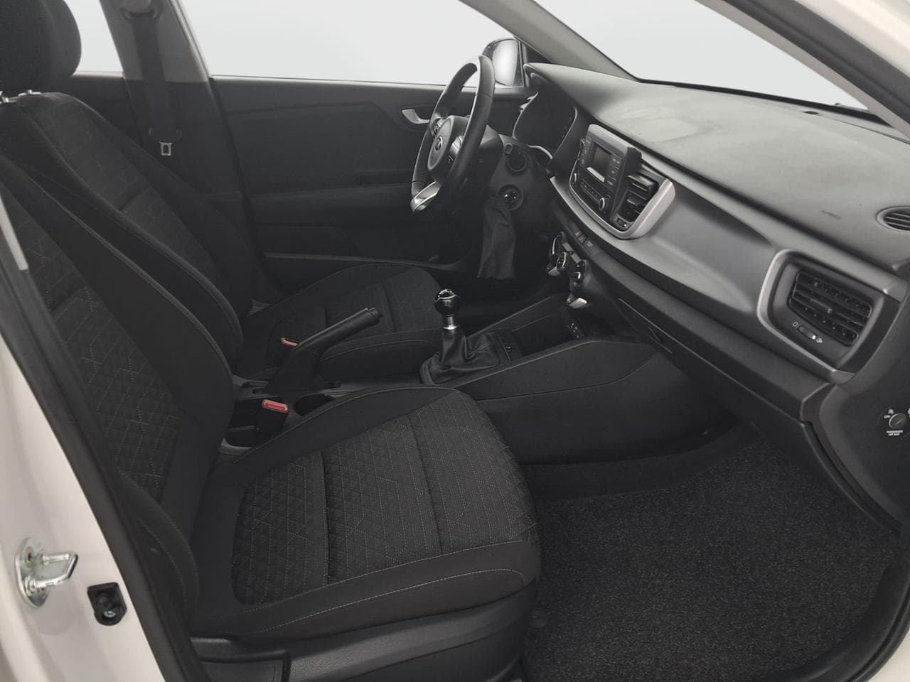 2018 Kia RIO - 12