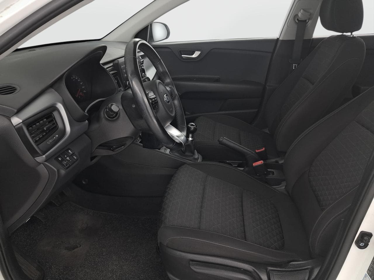 2018 Kia RIO - 16