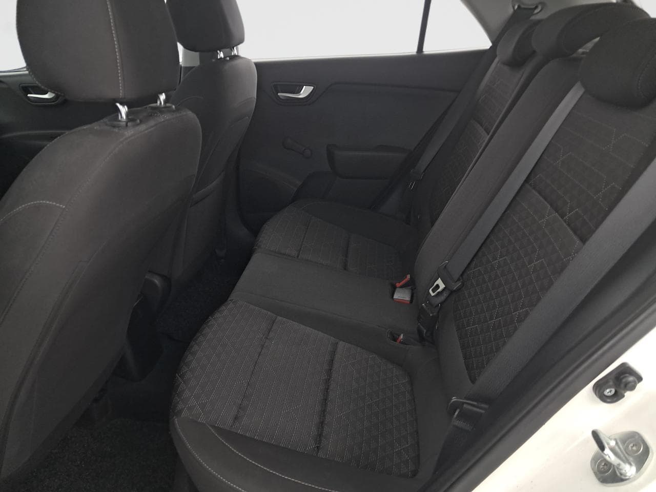 2018 Kia RIO - 15