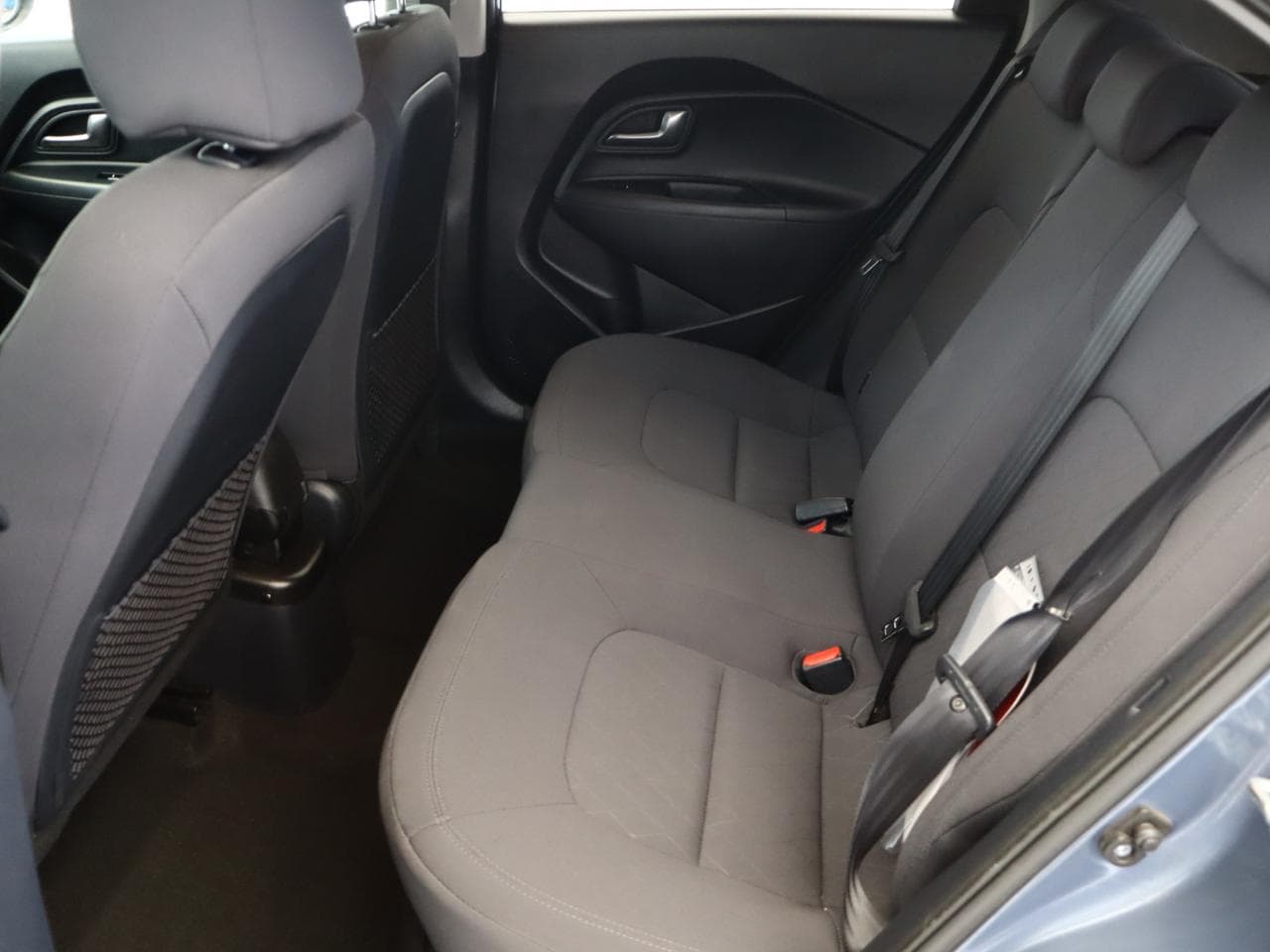 2016 Kia RIO - 12