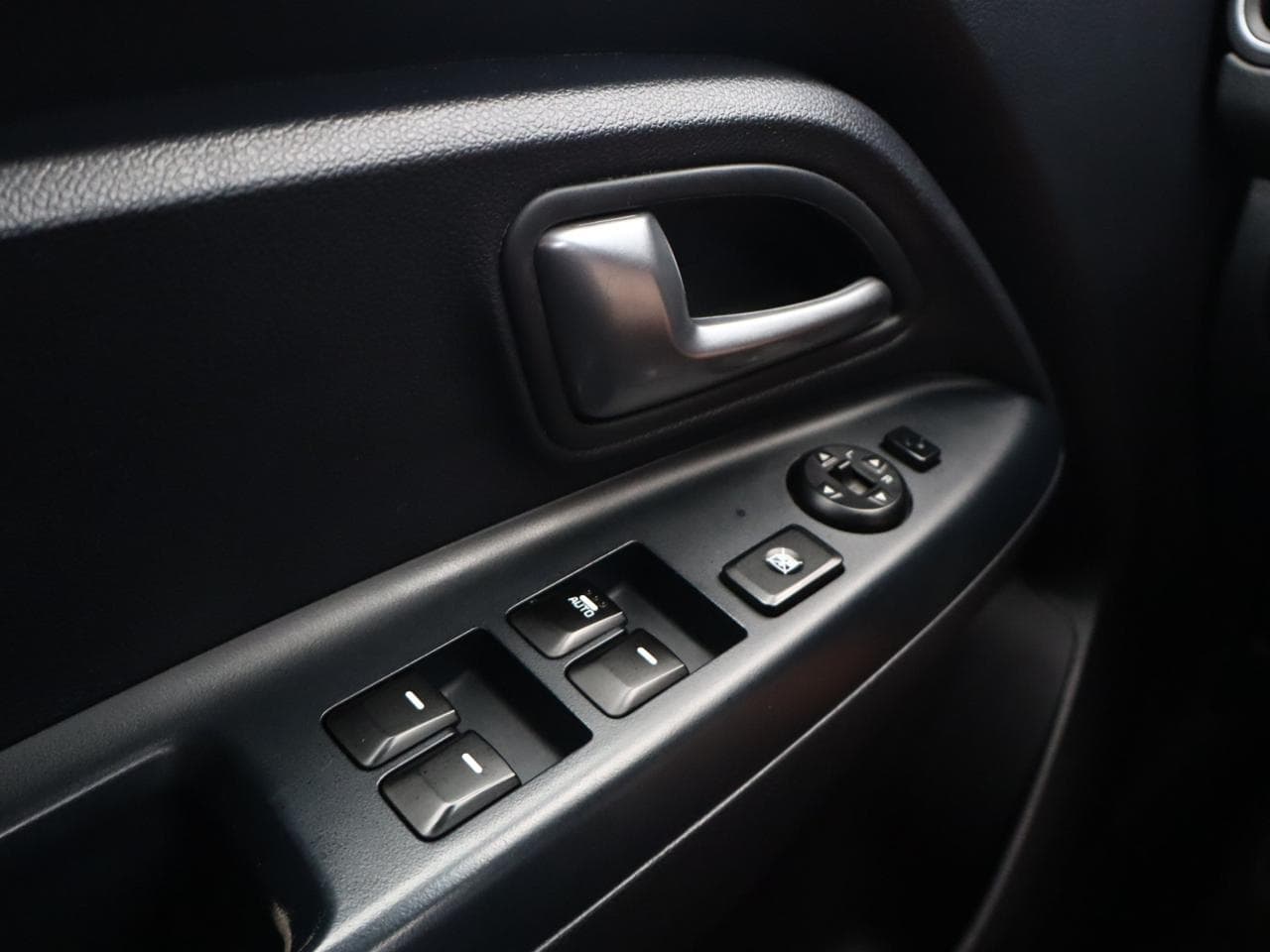 2016 Kia RIO - 18